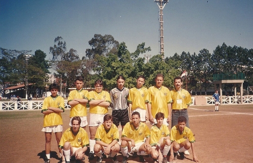 Brasil nas Olimpíadas do Aramaçan em 1994 - Foto: Arquivo pessoal